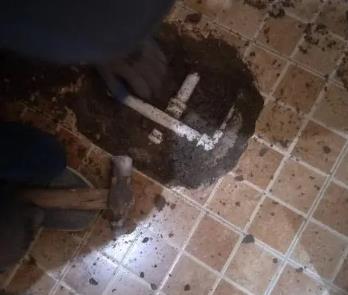 雨花台卫生间漏水维修公司为您分享下卫生间渗水如何处理及注意事项