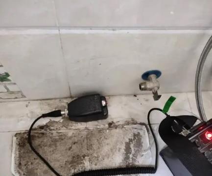 雨花台屋顶漏水维修公司分享下卫生间漏水的危害及解决方法
